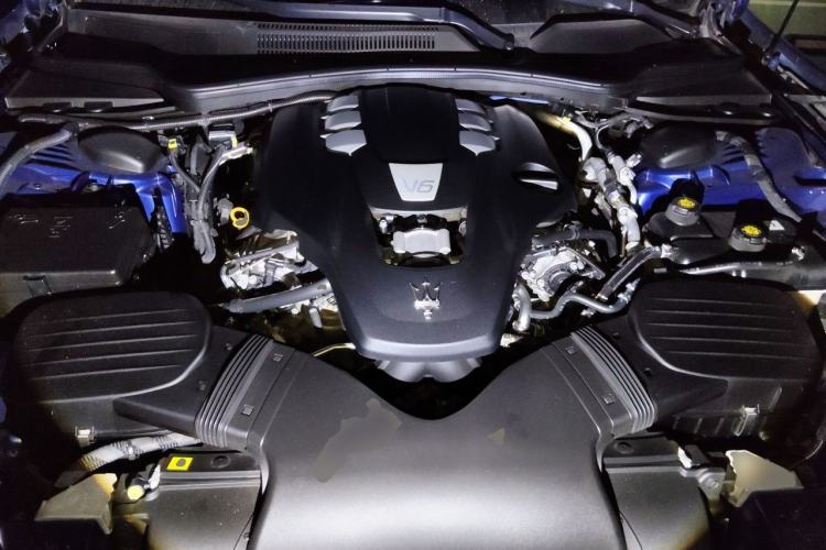 Used Maserati Ghibli 2018 Revised Version 3.0T Standard Edition Engine Bay