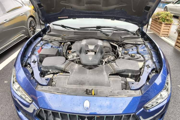 Used Maserati Ghibli 2018 Revised Version 3.0T Standard Edition Engine Bay