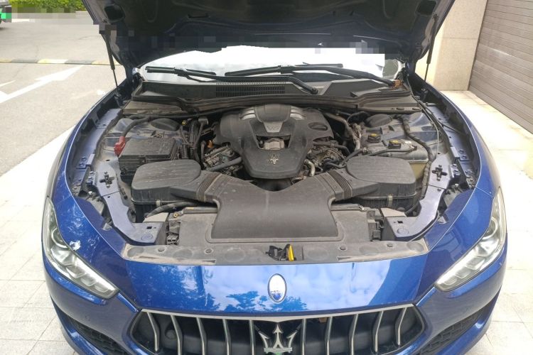 Used Maserati Ghibli 2018 Revised Version 3.0T Standard Edition Engine Bay