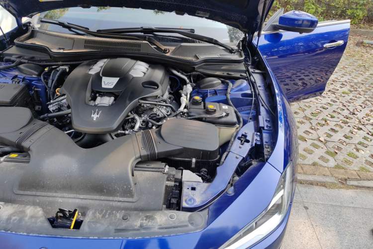 Used Maserati Ghibli 2018 3.0T Luxury Edition Engine Bay Left