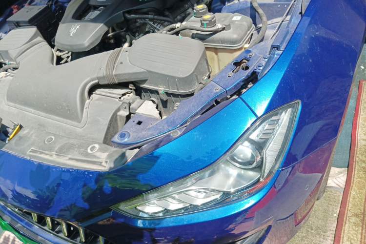 Used Maserati Ghibli 2018 3.0T Standard Edition Engine Bay Left