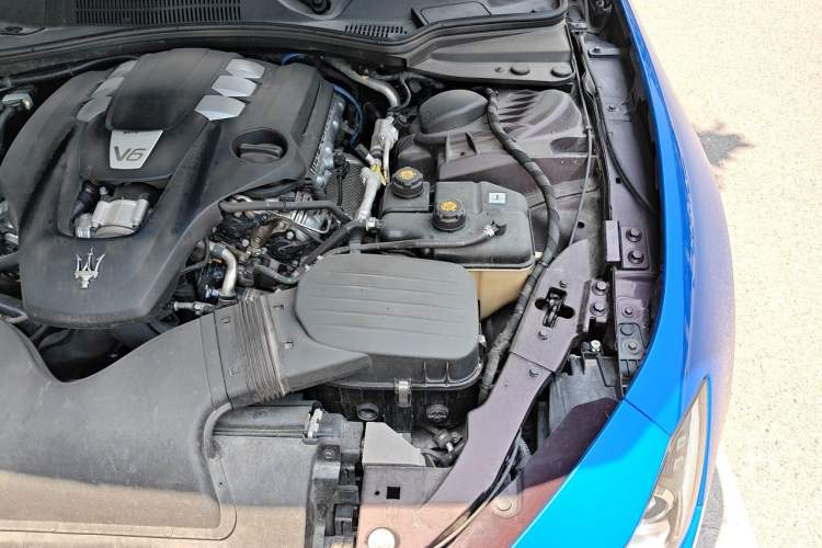 Used Maserati Ghibli 2018 3.0T Standard Edition Engine Bay Left