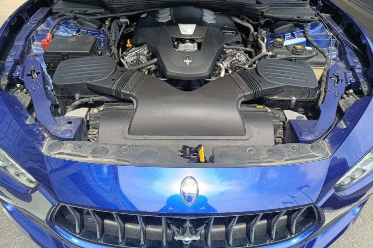 Used Maserati Ghibli 2018 Revised Version 3.0T Standard Edition Engine Bay