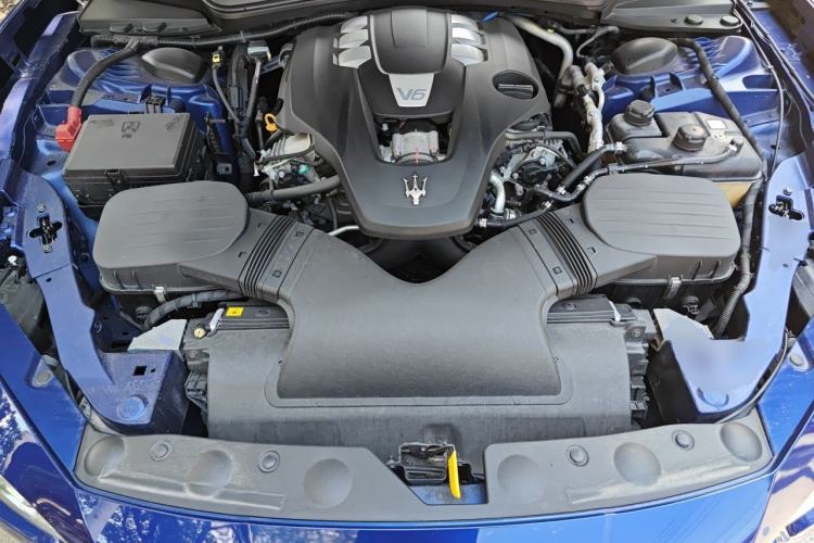 Used Maserati Ghibli 2018 Revised Version 3.0T Standard Edition Engine Bay