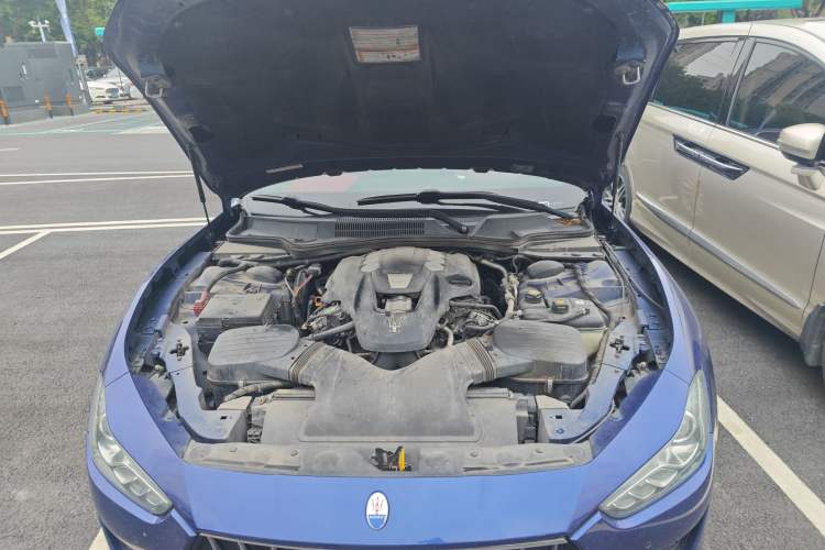 Used Maserati Ghibli 2018 Revised Version 3.0T Standard Edition Engine Bay