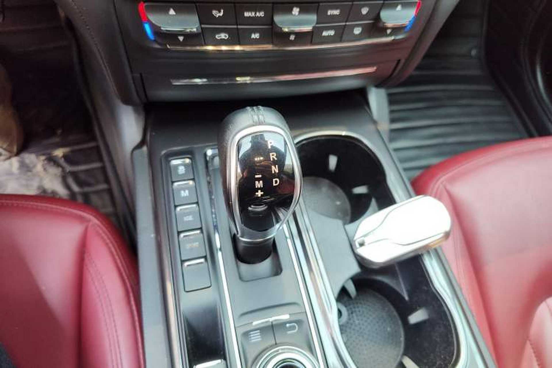 Used Maserati Ghibli 2018 Revised Version 3.0T Standard Edition Gear Lever
