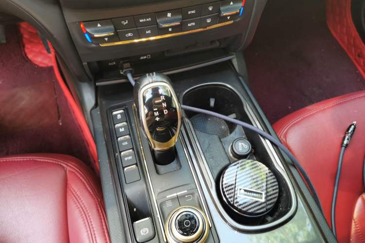 Used Maserati Ghibli 2018 Revised Version 3.0T Standard Edition Gear Lever