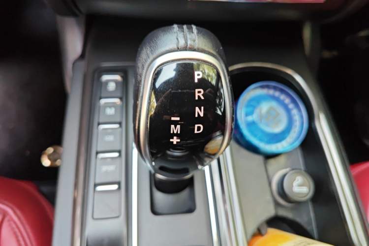 Used Maserati Ghibli 2018 Revised Version 3.0T Standard Edition Gear Lever