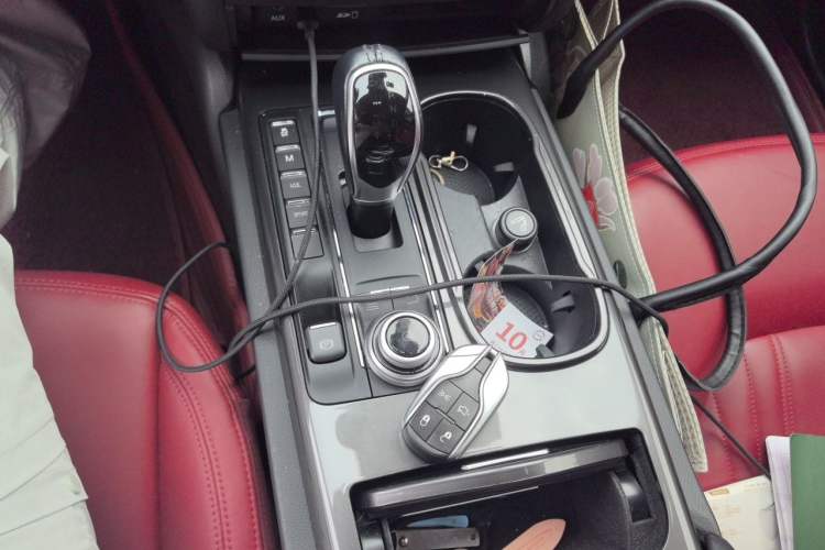 Used Maserati Ghibli 2018 Revised Version 3.0T Standard Edition Gear Lever