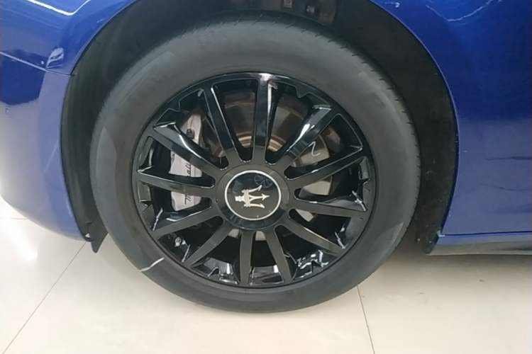 Used Maserati Ghibli 2018 Revised Version 3.0T Standard Edition Left Front Wheel Hub