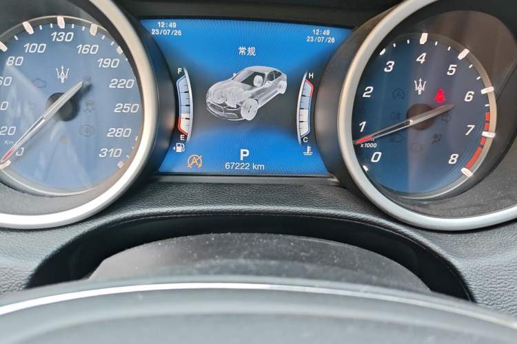 Used Maserati Ghibli 2018 3.0T Standard Edition Odometer Close Up