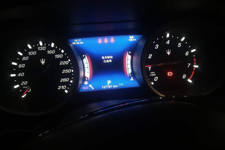 Used Maserati Ghibli 2018 3.0T Standard Edition Odometer Close Up