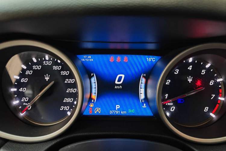 Used Maserati Ghibli 2018 3.0T Standard Edition Odometer Close Up