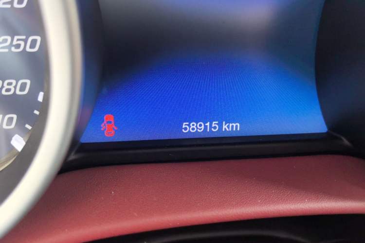 Used Maserati Ghibli 2018 Revised Version 3.0T Standard Edition Odometer Close Up