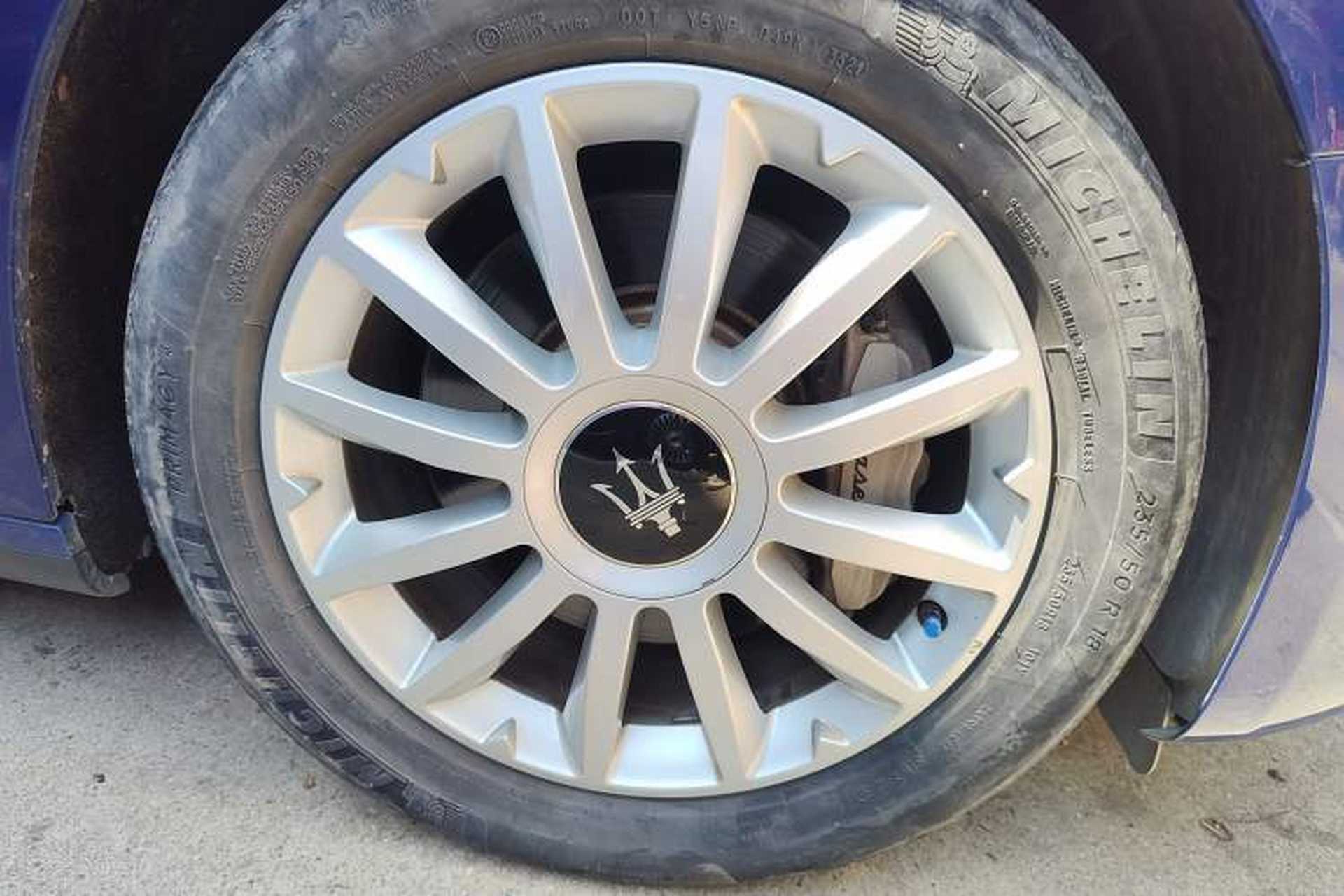 Used Maserati Ghibli 2018 Revised Version 3.0T Standard Edition Right Front Wheel Hub