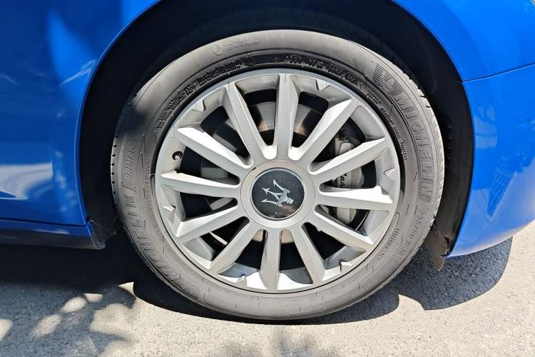 Used Maserati Ghibli 2018 3.0T Standard Edition Right Front Wheel Hub