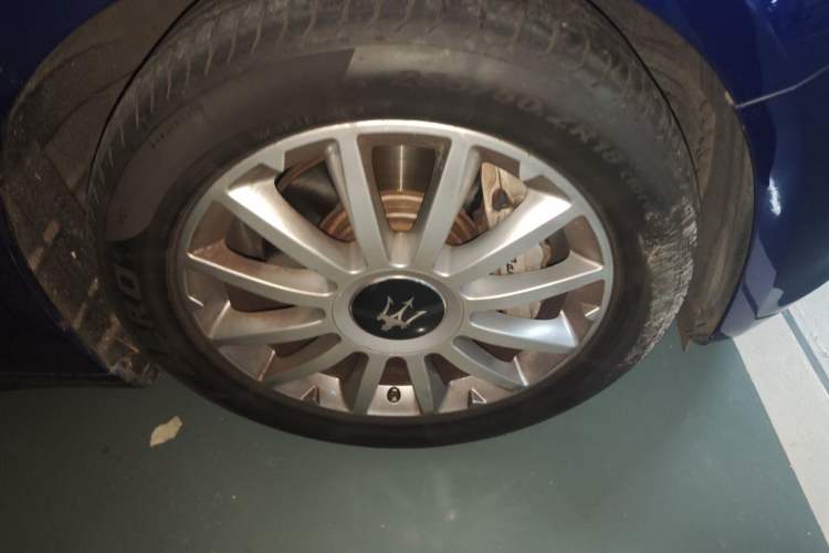 Used Maserati Ghibli 2018 3.0T Standard Edition Right Front Wheel Hub