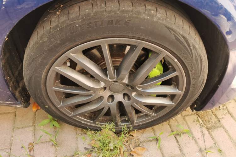 Used Maserati Ghibli 2018 Revised Version 3.0T Standard Edition Right Front Wheel Hub
