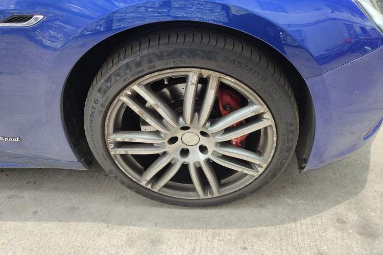 Used Maserati Ghibli 2018 3.0T Sport Edition Right Front Wheel Hub