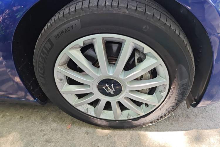 Used Maserati Ghibli 2018 Revised Version 3.0T Standard Edition Right Front Wheel Hub