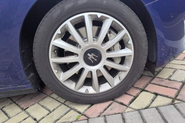Used Maserati Ghibli 2018 Revised Version 3.0T Standard Edition Right Front Wheel Hub