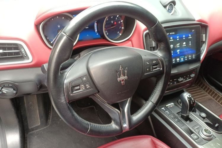 Used Maserati Ghibli 2018 Revised Version 3.0T Standard Edition Steering Wheel