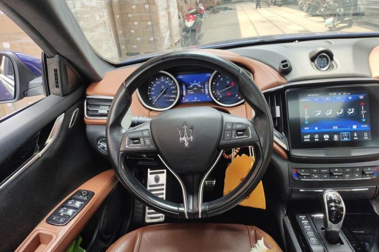 Used Maserati Ghibli 2018 3.0T Sport Edition Steering Wheel
