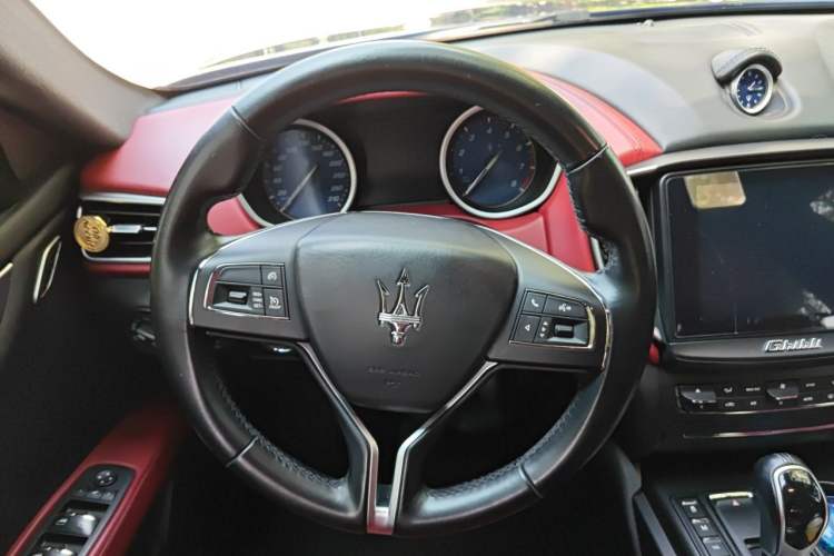 Used Maserati Ghibli 2018 Revised Version 3.0T Standard Edition Steering Wheel