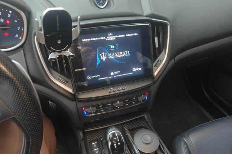 Used Maserati Ghibli 2018 3.0T Sport Edition Audio And AC Panel