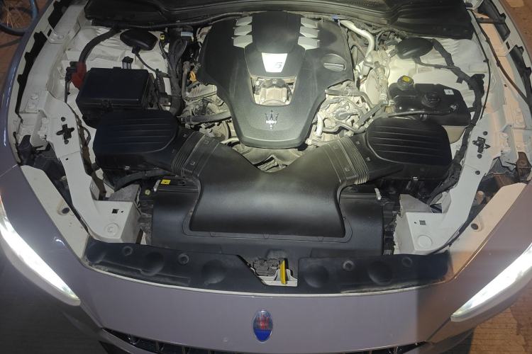 Used Maserati Ghibli 2018 3.0T Sport Edition Engine Bay