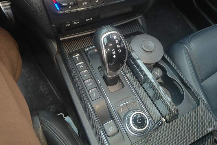 Used Maserati Ghibli 2018 3.0T Sport Edition Gear Lever