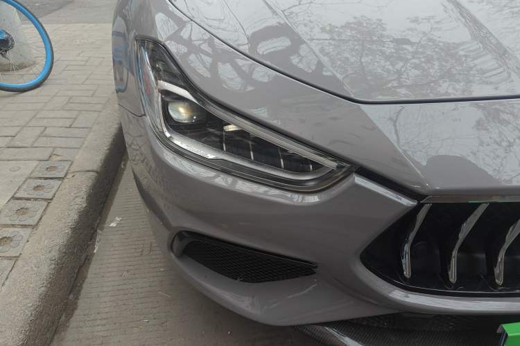 Used Maserati Ghibli 2018 3.0T Sport Edition Right Front Headlight