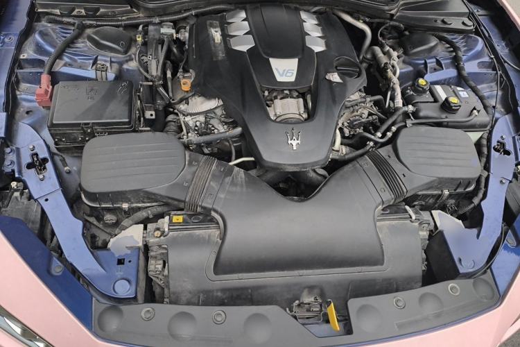 Used Maserati Ghibli 2018 Revised Version 3.0T Standard Edition Engine Bay