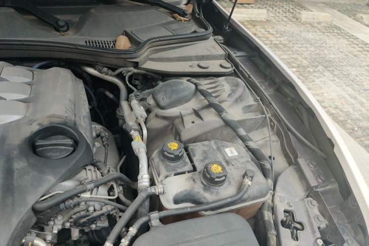 Used Maserati Ghibli 2018 Revised Version 3.0T Standard Edition Engine Bay Left