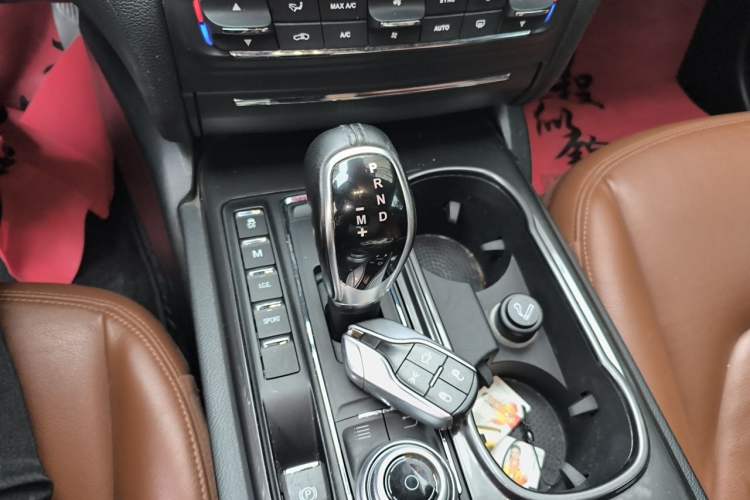 Used Maserati Ghibli 2018 Revised Version 3.0T Standard Edition Gear Lever