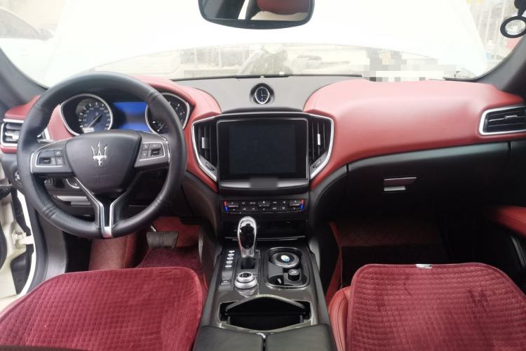 Used Maserati Ghibli 2018 Revised Version 3.0T Standard Edition Center Console