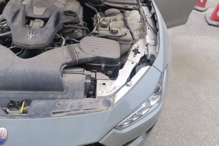 Used Maserati Ghibli 2018 Revised Version 3.0T Standard Edition Engine Bay Left