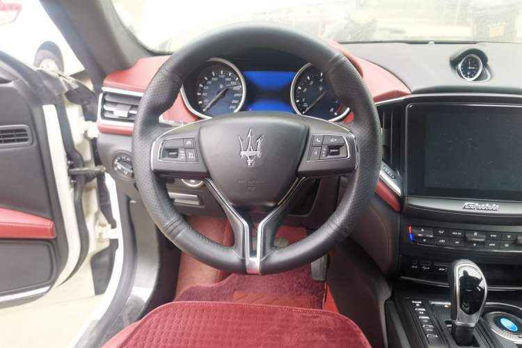 Used Maserati Ghibli 2018 Revised Version 3.0T Standard Edition Steering Wheel