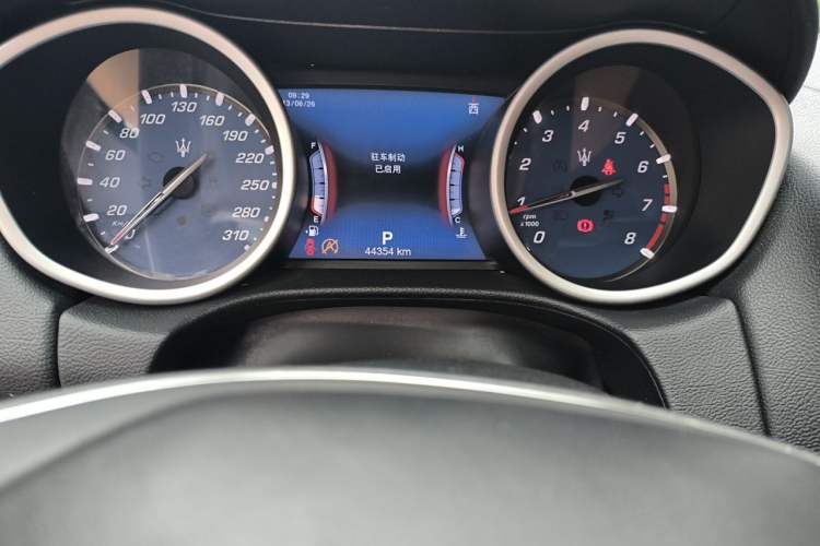 Used Maserati Ghibli 2018 Revised Version 3.0T Standard Edition Odometer Close Up