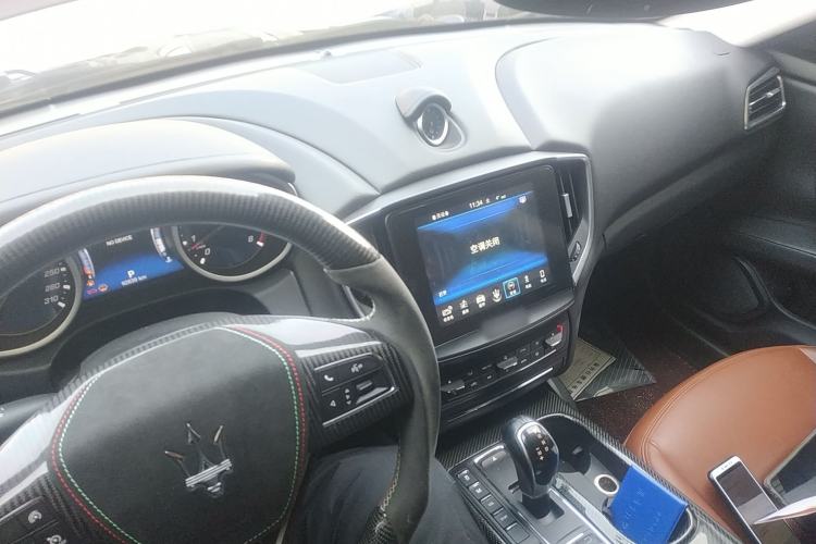 Used Maserati Ghibli 2018 3.0T Standard Edition Center Console