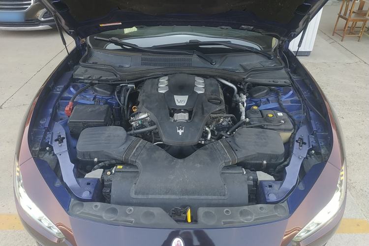 Used Maserati Ghibli 2018 3.0T Standard Edition Engine Bay