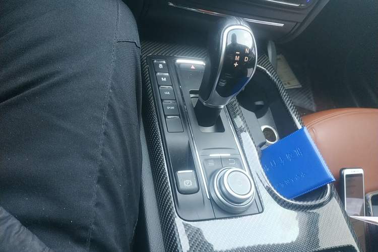 Used Maserati Ghibli 2018 3.0T Standard Edition Gear Lever