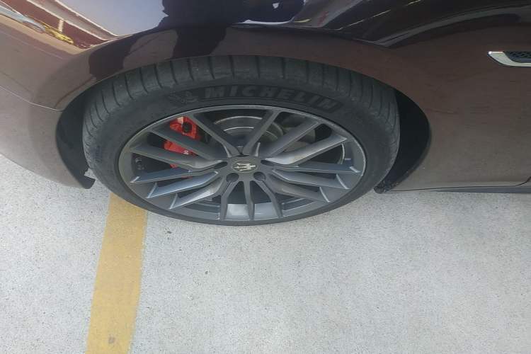 Used Maserati Ghibli 2018 3.0T Standard Edition Left Front Wheel Hub