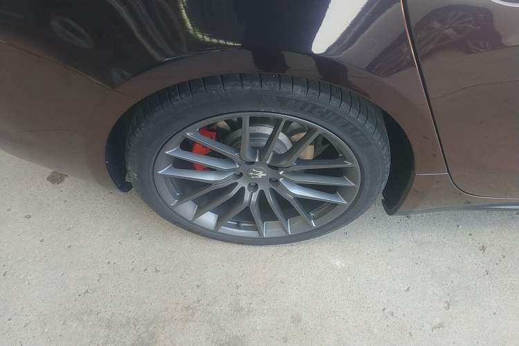 Used Maserati Ghibli 2018 3.0T Standard Edition Right Rear Wheel Hub