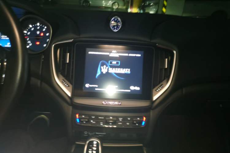 Used Maserati Ghibli 2018 3.0T Standard Edition Audio And AC Panel