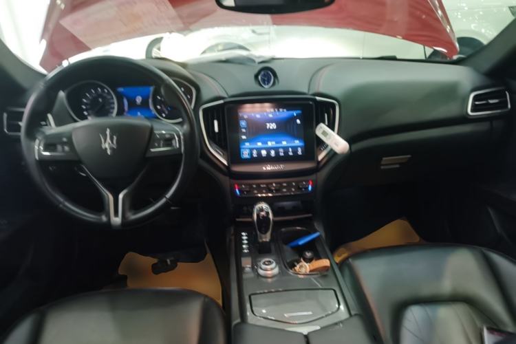 Used Maserati Ghibli 2018 Revised Version 3.0T Standard Edition Center Console
