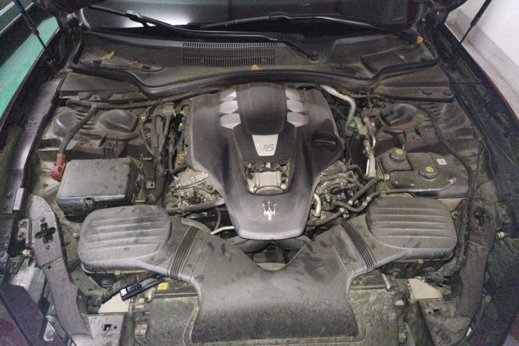 Used Maserati Ghibli 2018 Revised Version 3.0T Standard Edition Engine Bay