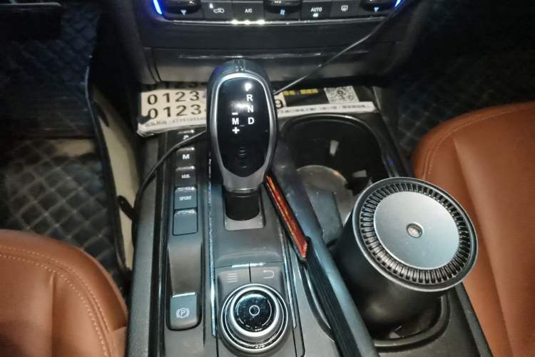 Used Maserati Ghibli 2018 Revised Version 3.0T Standard Edition Gear Lever