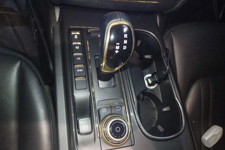 Used Maserati Ghibli 2018 Revised Version 3.0T Standard Edition Gear Lever