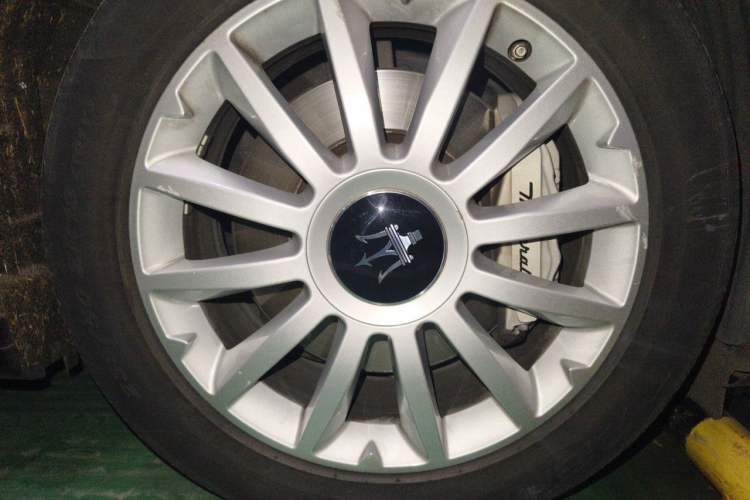 Used Maserati Ghibli 2018 Revised Version 3.0T Standard Edition Right Front Wheel Hub